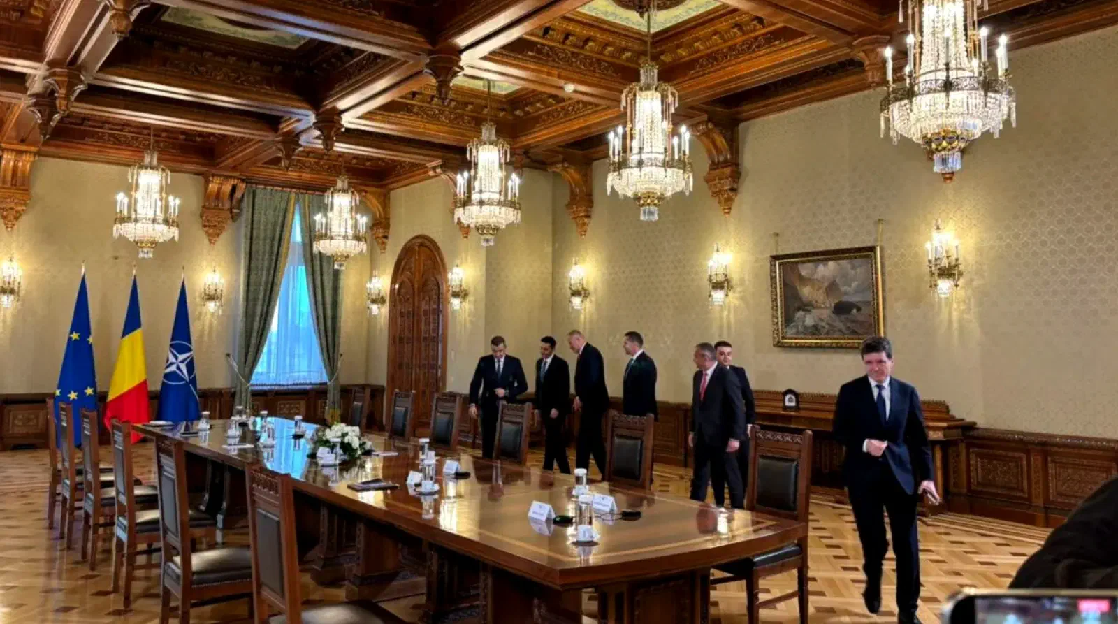 Featured image of post O nouă rundă a bâlciului politic