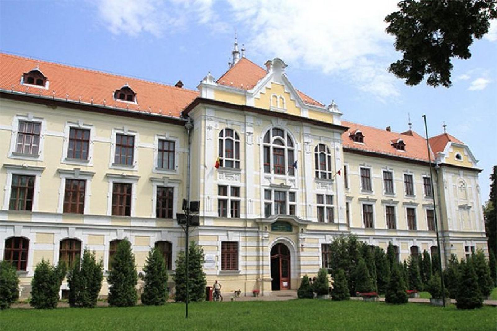 Featured image of post Ce ați făcut de doi ani pentru apărarea patrimoniului statului, în privința imobilelor în care funcționează Colegiul Național „Unirea”