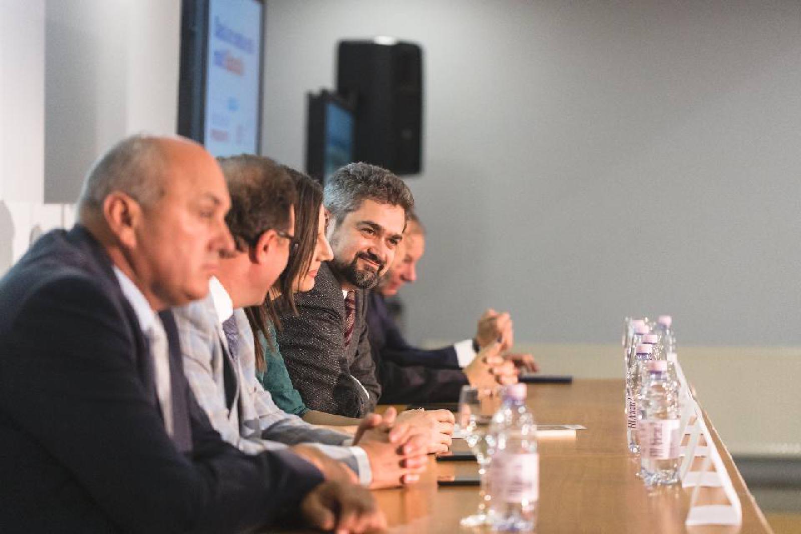 Featured image of post „Cel care te înșală o dată, te nedreptățește; dacă te înșală a doua oară, o face pe dreptate: te ia ceea ce ești!”