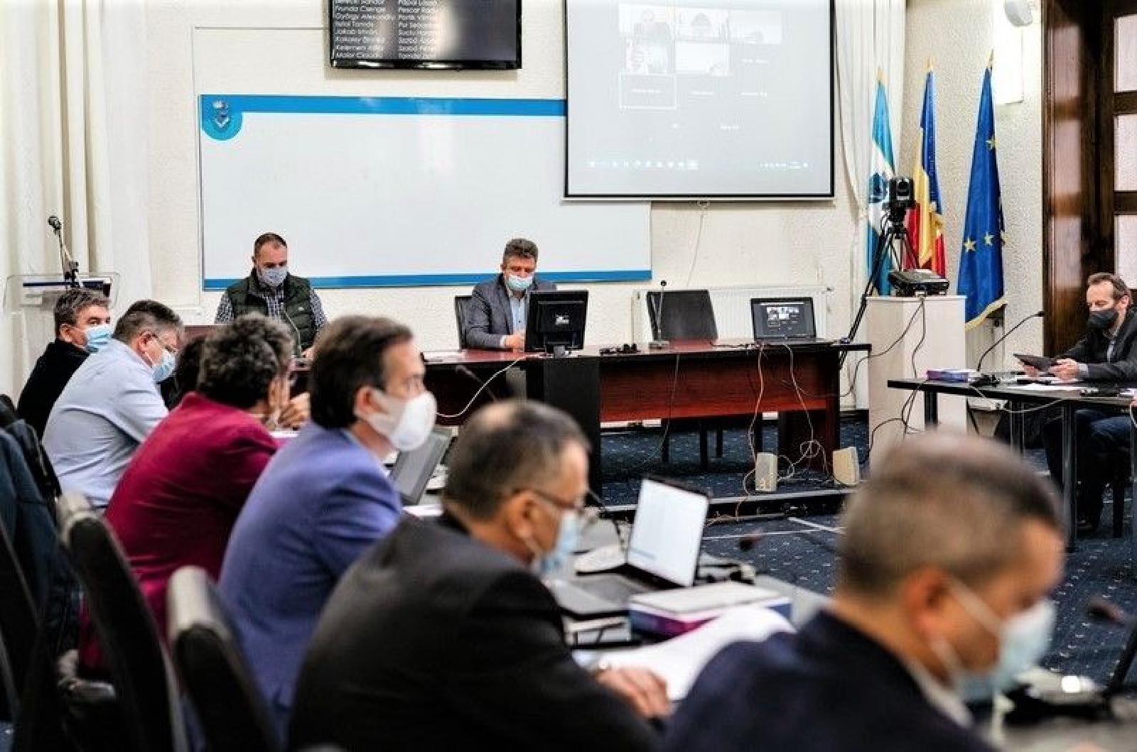 Featured image of post Chiar într-atât îi urâți pe români?