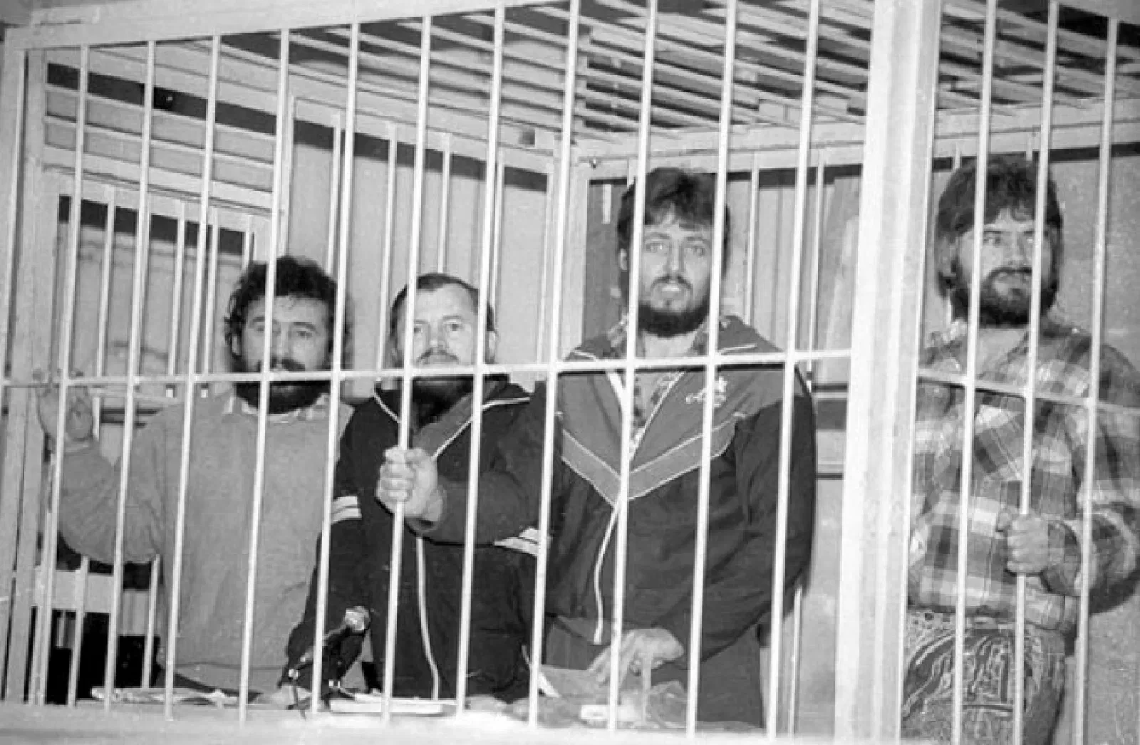 Featured image of post Cinste și recunoștință eroilor români, oriunde aceștia s-ar afla!