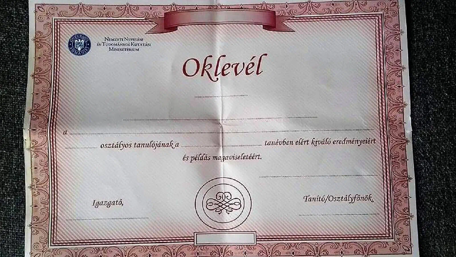 Featured image of post Este necesară modificarea Ordinului  Ministrului Educației nr. 6551/2011, privind documentele școlare și universitare oficiale