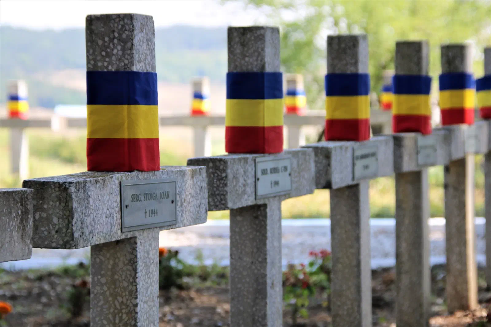 Featured image of post Glorie și onoare veșnică eroilor neamului românesc!