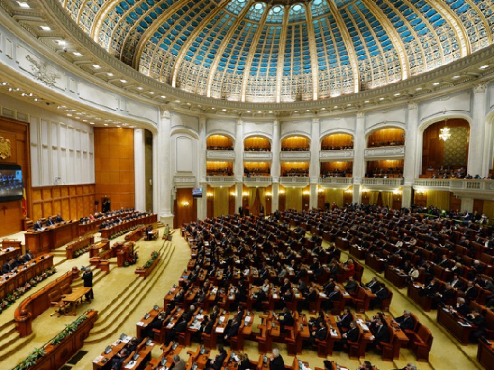 Featured image of post O aberație legislativă discriminatorie a UDMR, atacată la Curtea Constituțională a României
