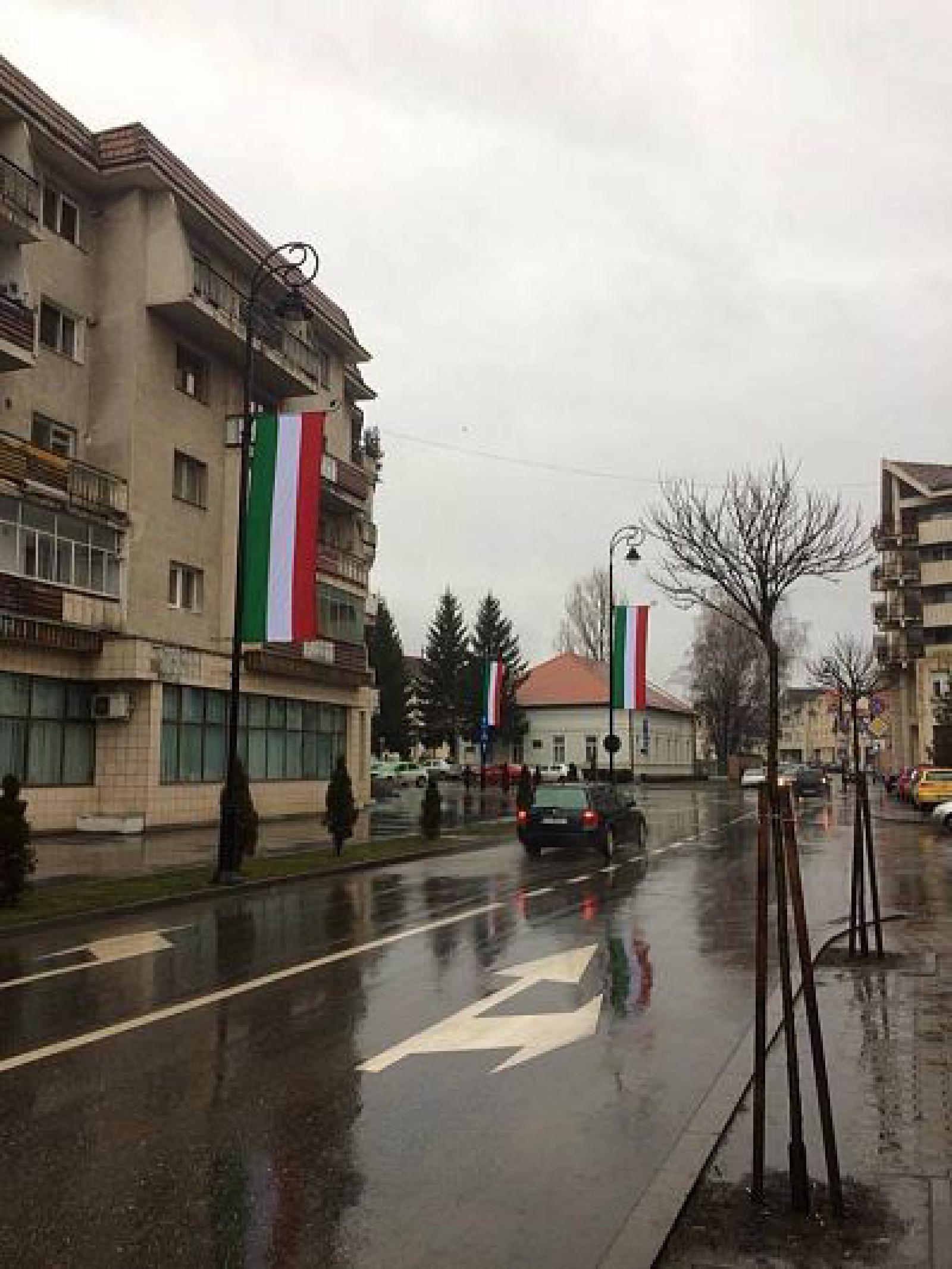 Featured image of post Politicienii maghiarimii vădesc teama de propriul electorat dezamăgit și provoacă himere revizioniste