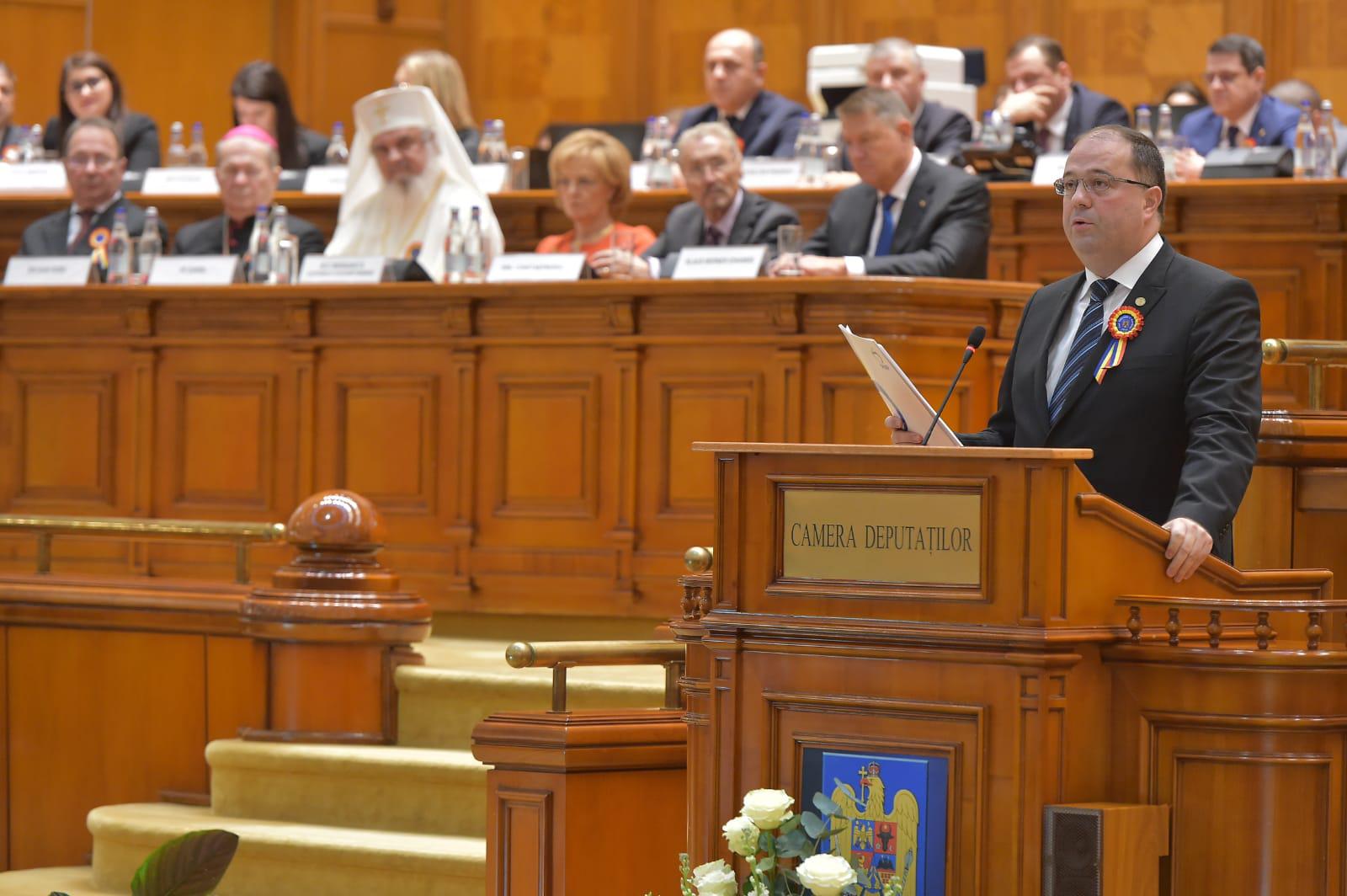 Featured image of post Prea mulți semidocți, ignoranți, trădători și ticăloși prin politica zilelor noastre…