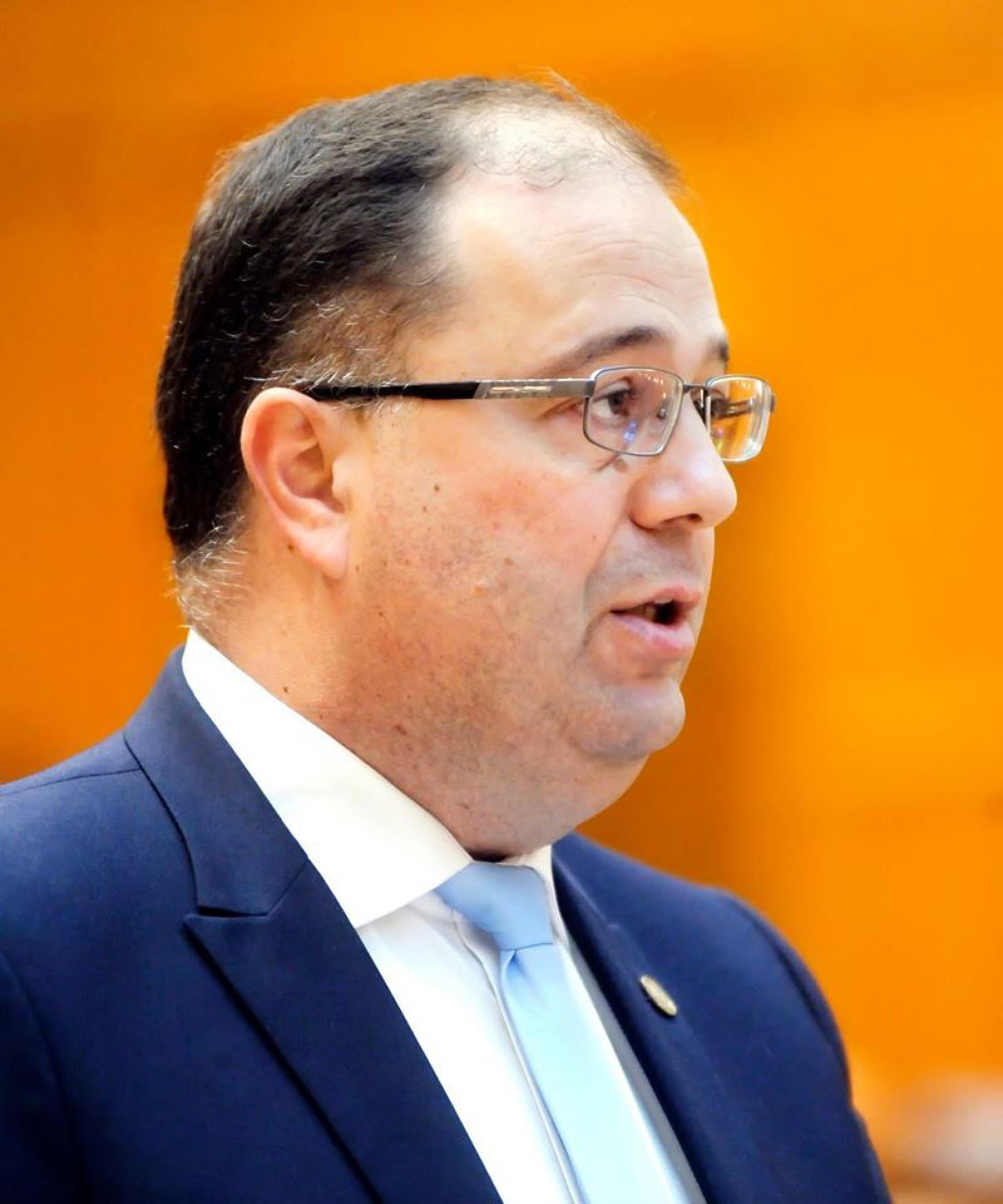 Featured image of post Profitoria mascată prin chete publice