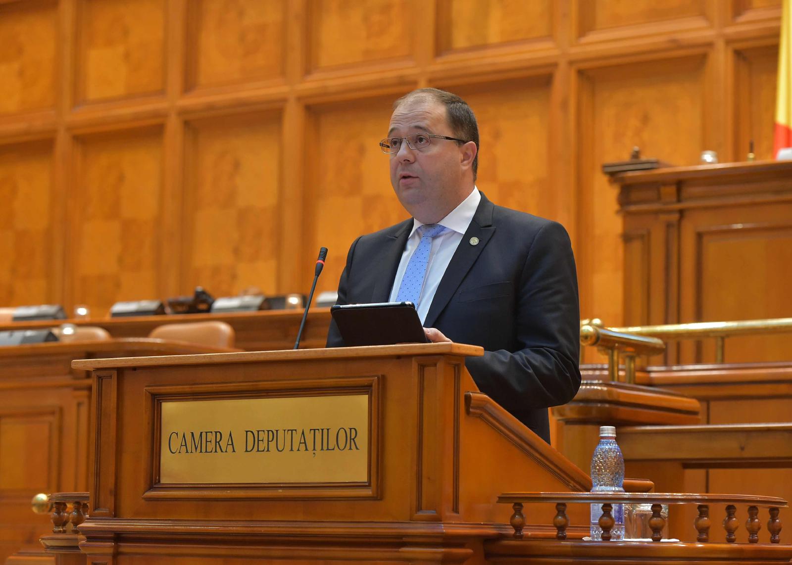 Featured image of post UDMR și PSD: nu ne mai alungați politic copiii din școli!