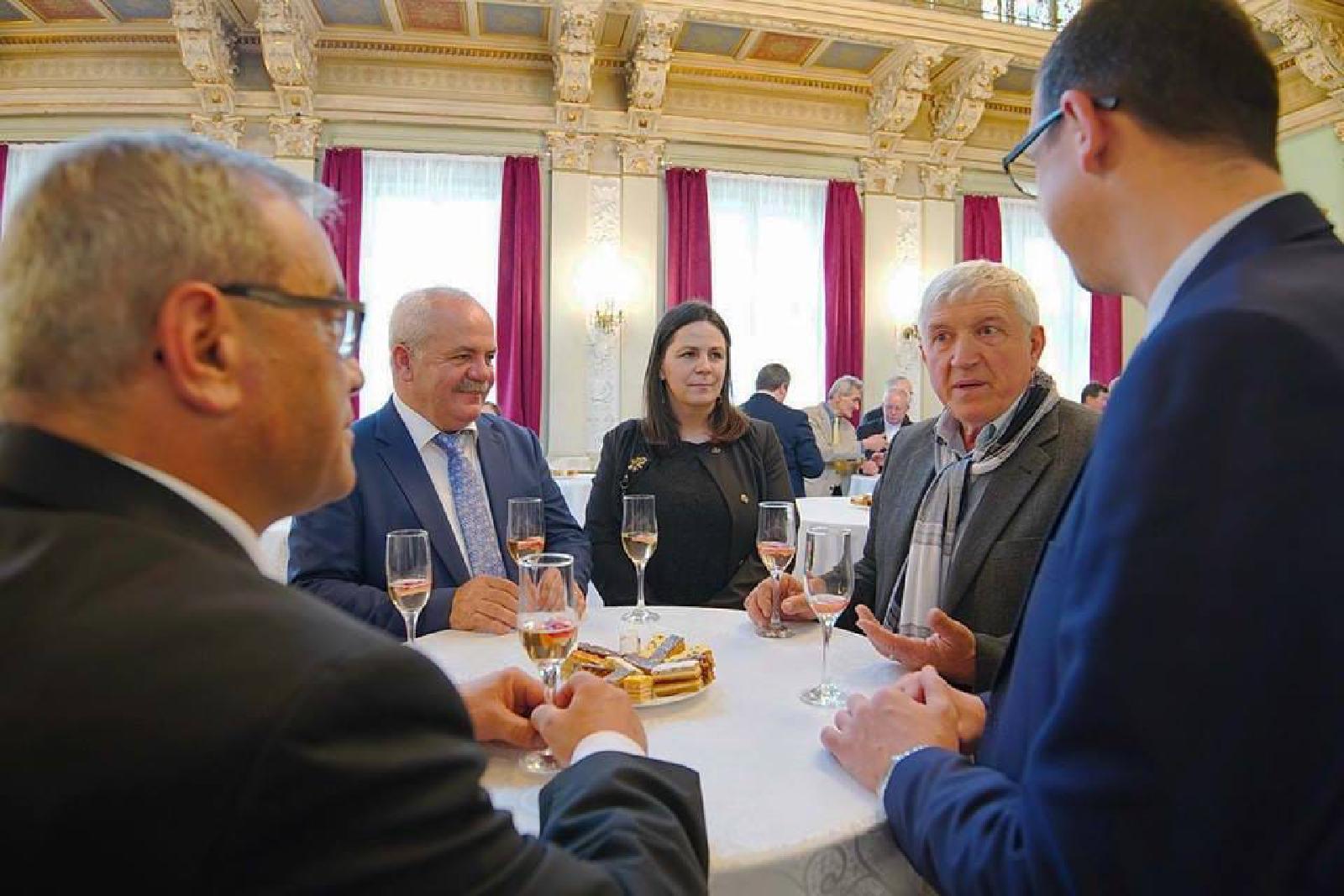 Featured image of post Zguduită de iubire, Cetatea Sighișoarei se prăbușește!