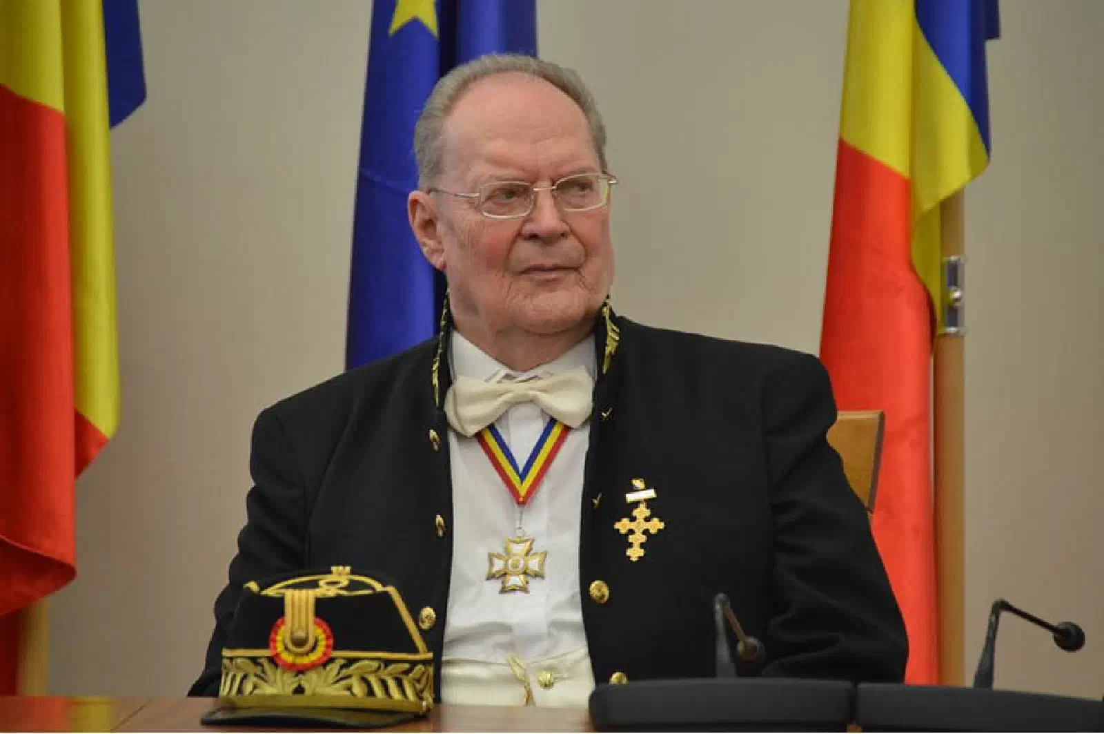 Featured image of post „Până la firul de aur al ultimei noastre clipe...”