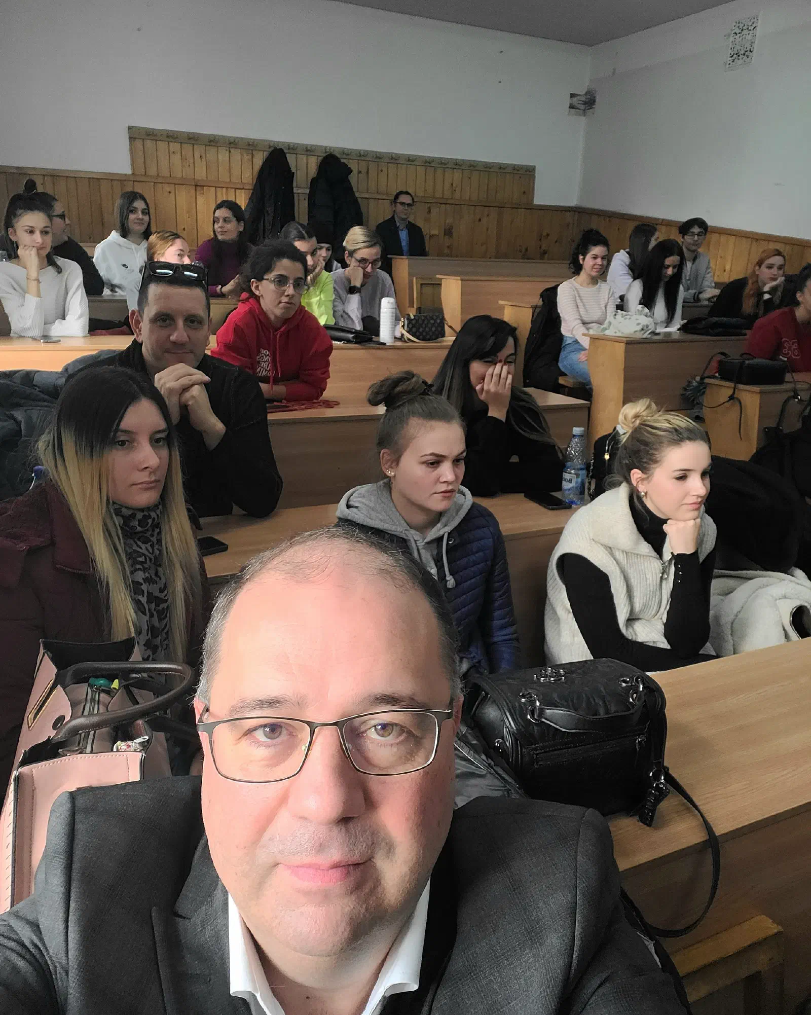 Featured image of post Am petrecut prin muncă aniversarea universității