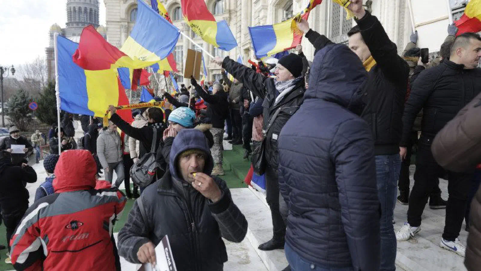 Featured image of post Glorii deșarte, instigări periculoase...