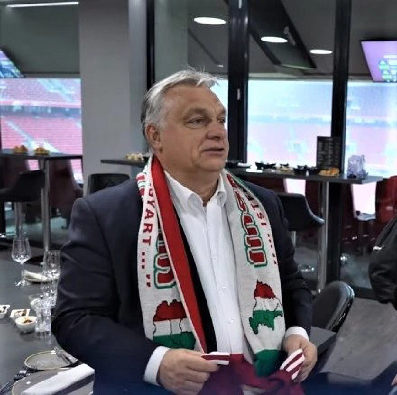 Featured image of post Deși, cu viclenie, se tot „jură că nu fură”, iar l-am prins cu Transilvania în gură! 